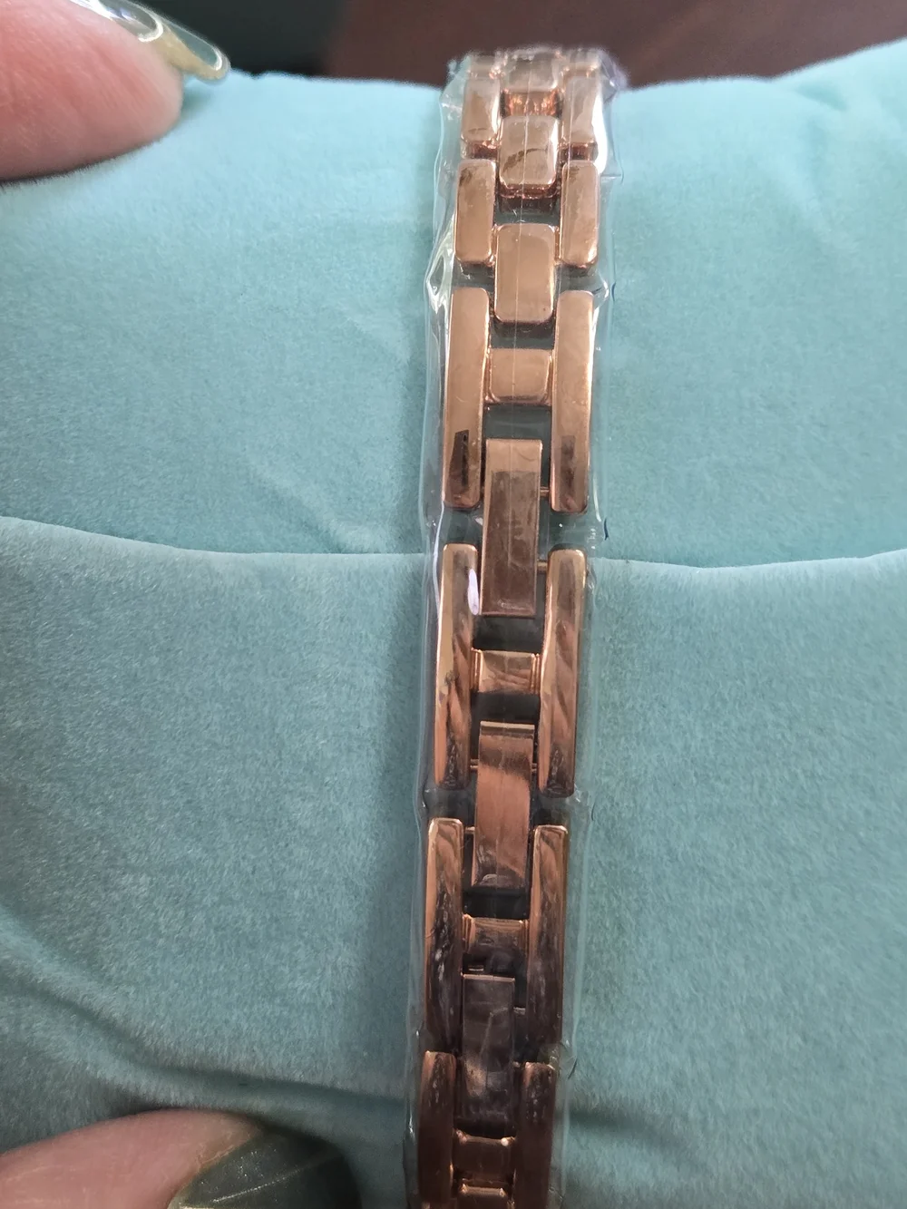 NIB Womens Qwatch Pro Clover Smart Watch. Bluetooth, HR Monitor, Sleep Tracker.